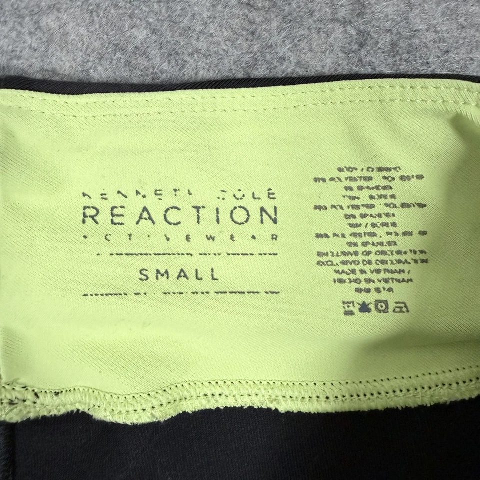 Pantalones cortos Kenneth Cole Reaction Activewear para mujer talla pequeña (se adapta a W28xL3,5) negros Foto 4 de 4