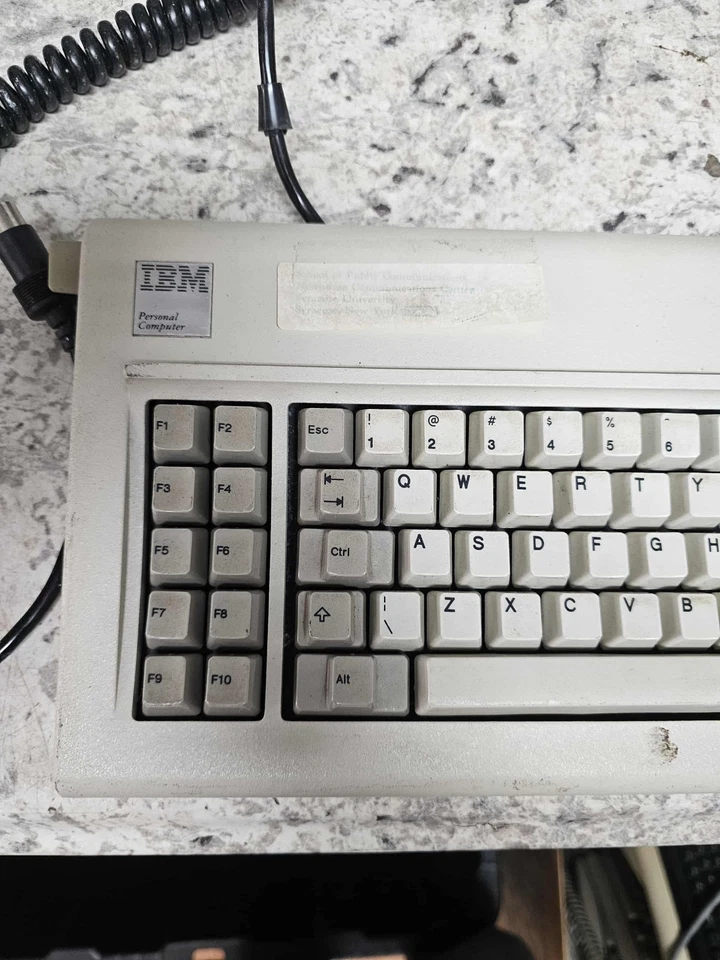 Working Vintage IBM XT Personal Computer Keyboard Mechanical Clicky 5pin Model F - Image 2 of 4