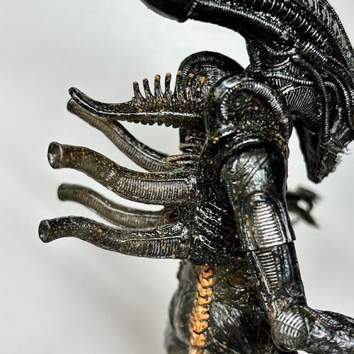 Alien Xenomorph 9" Action Figure with Face Hugger 2004 McFarlane Toys - Picture 10 of 24