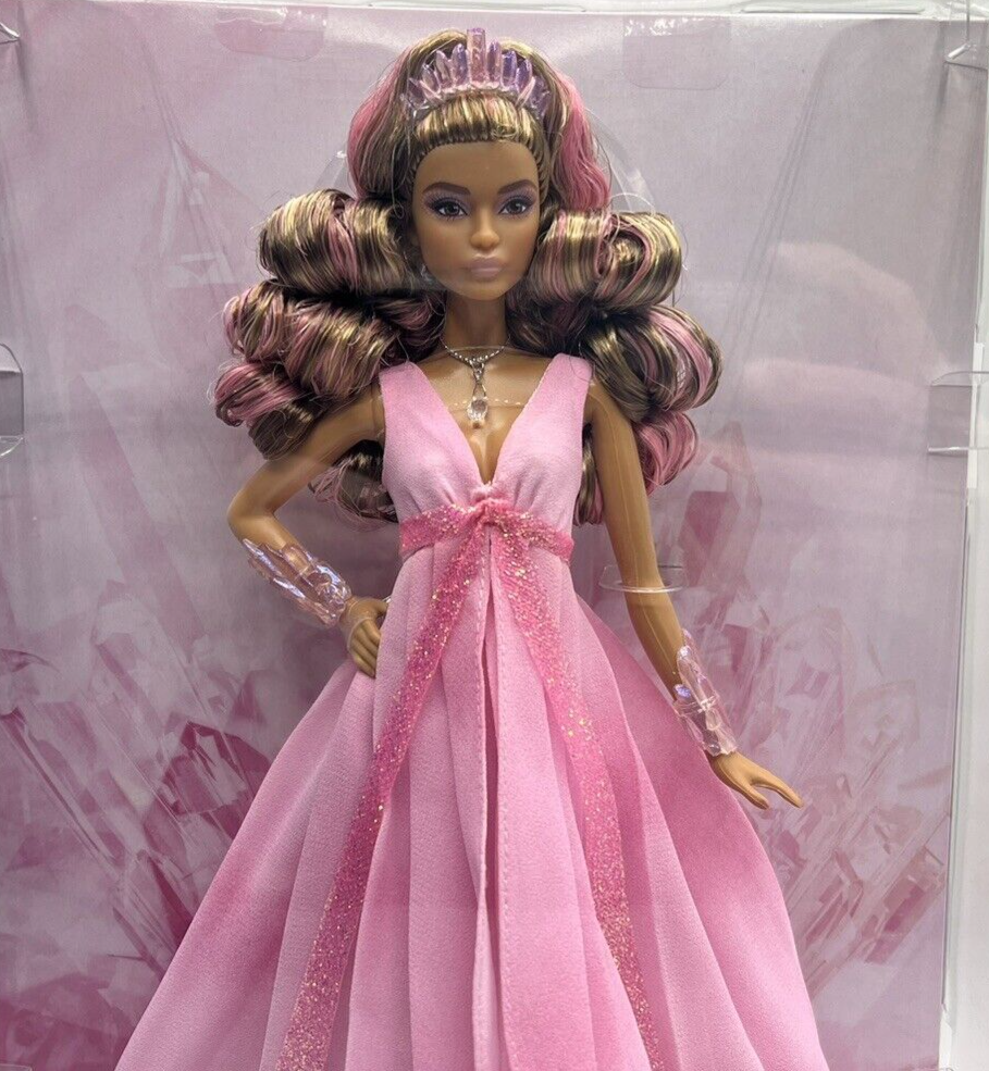 Barbie Crystal Fantasy Collection Rose Quartz relookée socle Mattel