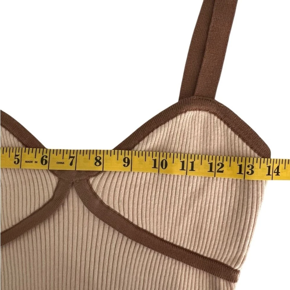 Top Corto Acanalado Exuberante Talla M Tostado Neutro Minimalista Niña Limpia Boho Años 70 Foto 4 de 4