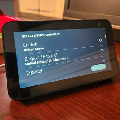 Amazon Echo Show 8 1st Gen C7H6N3   Tested Working   CRACKED SCREEN   w/ Power A