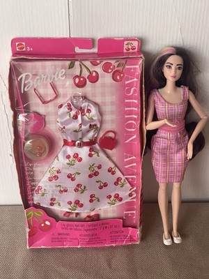 Barbie Fashion Avenue Multi Languages NRFP (TLC Box)2002 + Asian Doll,Stunning!