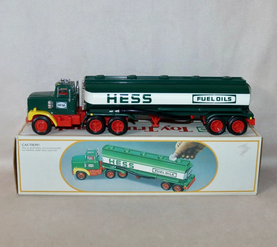 Camión cisterna de combustible Hess 1984 ~ 1977 banco de juguete ~ se enciende IOB Foto 3 de 4