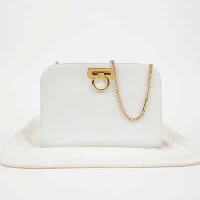 Salvatore Ferragamo Schultertasche Gancini Kette 21 0587 153792543