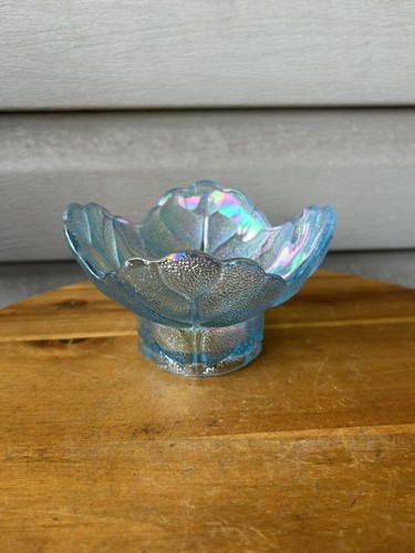 Vintage L. E. Smith Blue Iridescent Leaf Scalloped Art Glass Dish Bowl 5 3/4"
