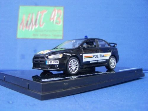 Véhicules policiers miniatures noirs 1:43