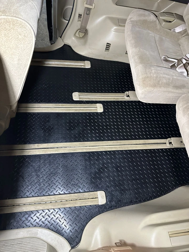 FITS TOYOTA ALPHARD 2003 TO 2008 TAILORED BLACK CARPET CAR FLOOR MATS (2 CLIPS) - Image 4 of 4