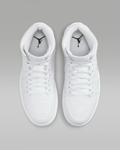 Scarpe da ginnastica Nike Air Jordan 1 Mid Triple bianche in pelle OG retrò varie taglie - Foto 18 di 21
