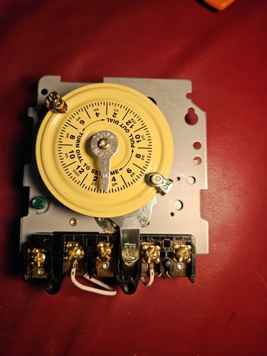 Intermatic T104M 40 Amp 208-277V DPST 24 Hour Mechanical Switch Mechanism, New - Picture 3 of 4