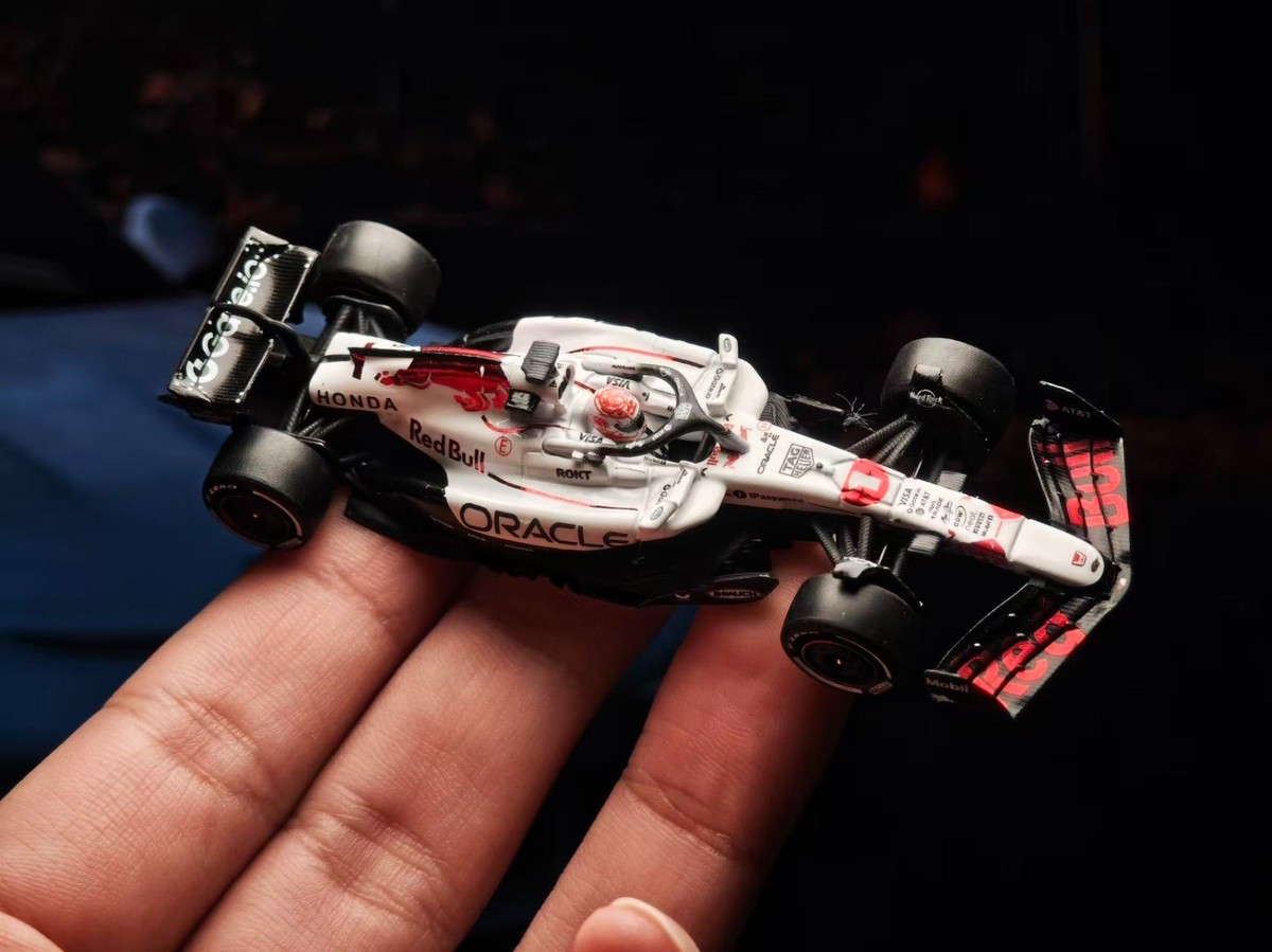 sparky1/64　日産　#21#22#23　2015　３台セット Spark 1/64 Red Bull RB21 NO.1 Winner Japanese GP 2025 Max