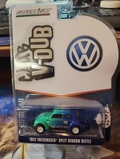 GREENLIGHT 1952 VOLKSWAGEN SPLIT WINDOW BEETLE  1/64 DIECAST 