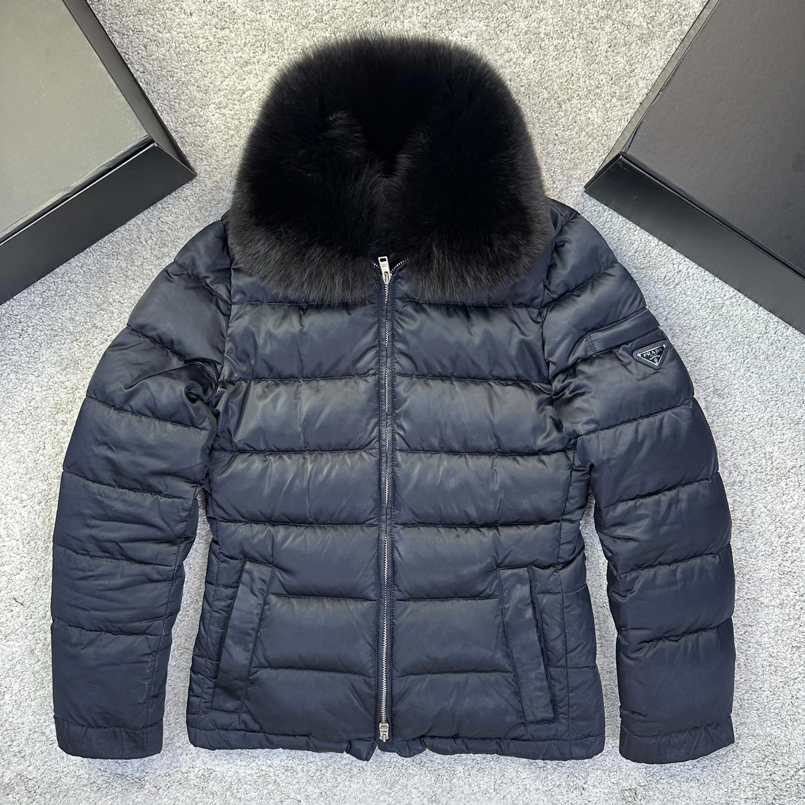 Cappotto donna Prada puffer vera pelliccia taglia 40 (S) UK 6 8