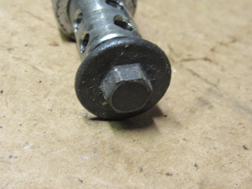 Honda CB350 F 350 1973 cuatro pernos de cubierta de filtro de aceite 15420-333-000 Foto 4 de 4