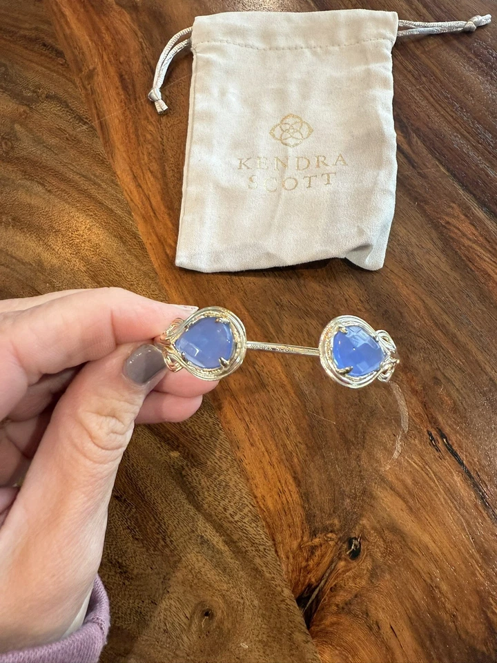 Brazalete Kendra Scott Andy Piedras Calcedonia Azul Brazalete Plata Foto 4 de 4