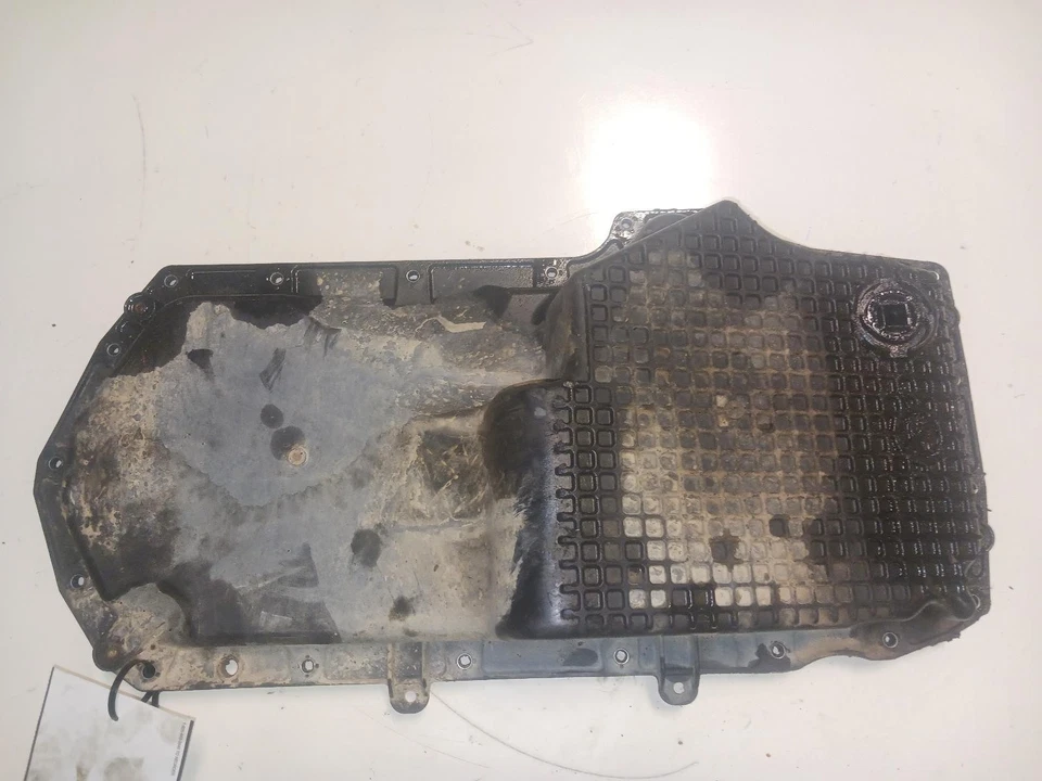 '19-'24 CHEVROLET SILVERADO 1500 Oil Pan 2.7L OEM 6 Month Warranty! - Image 2 of 4