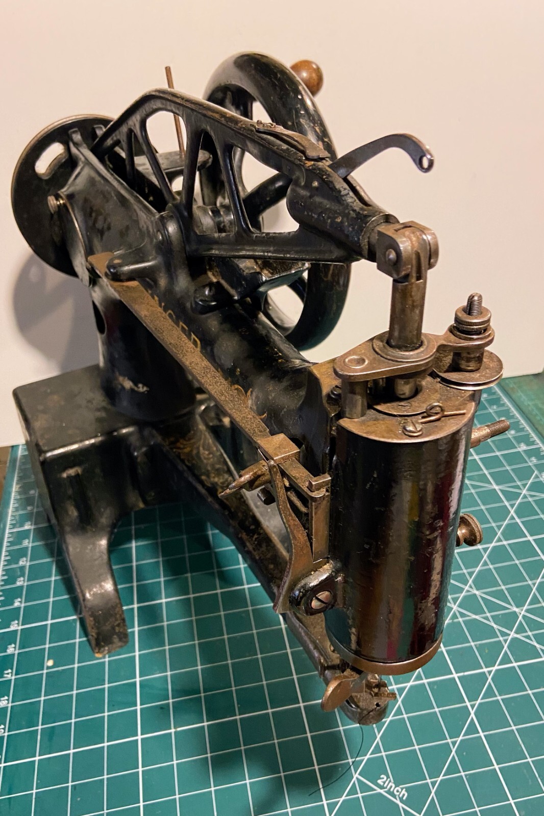 Singer Patcher 29K black & gold leather sewing machine. Working