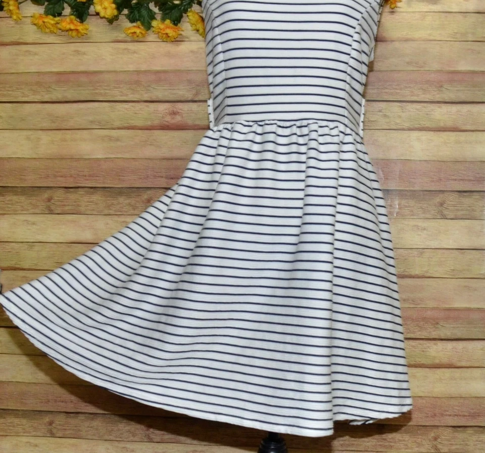 Vestido Lauren Conrad Sun Azul Marino Náutico Cruzado Espalda Talla L Ajuste y Acampanado Forrado Preppy Foto 4 de 4
