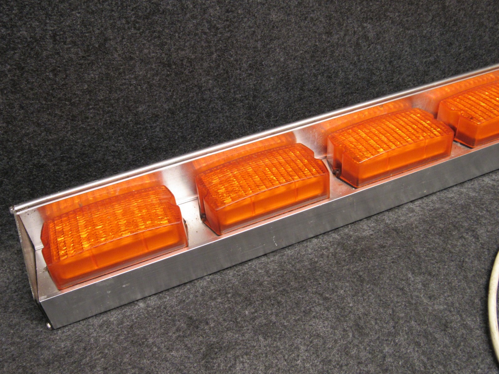 Galls DR001 LED Arrow Bar Traffic Advisor 42" Amber Light Flashing 12