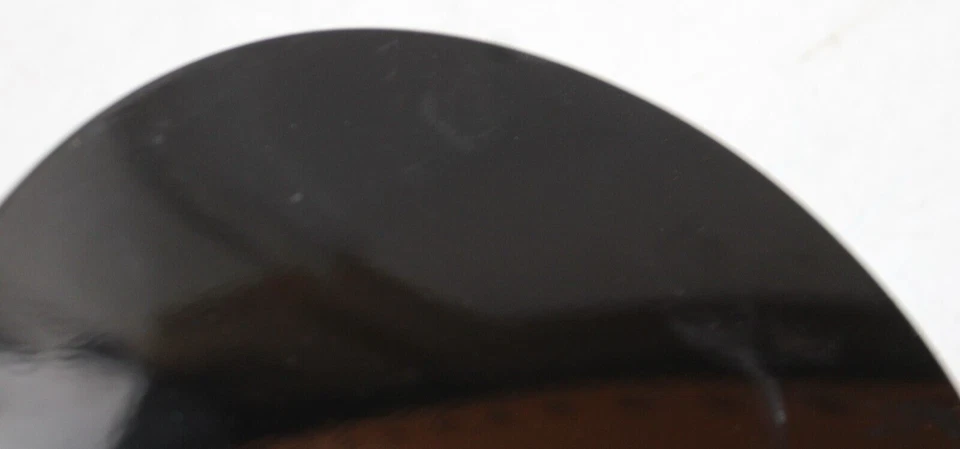 Tapa de montaje de puerta de llenado de combustible Subaru Legacy 2015-18 OEM P/N 57601AL06A9P Foto 4 de 4