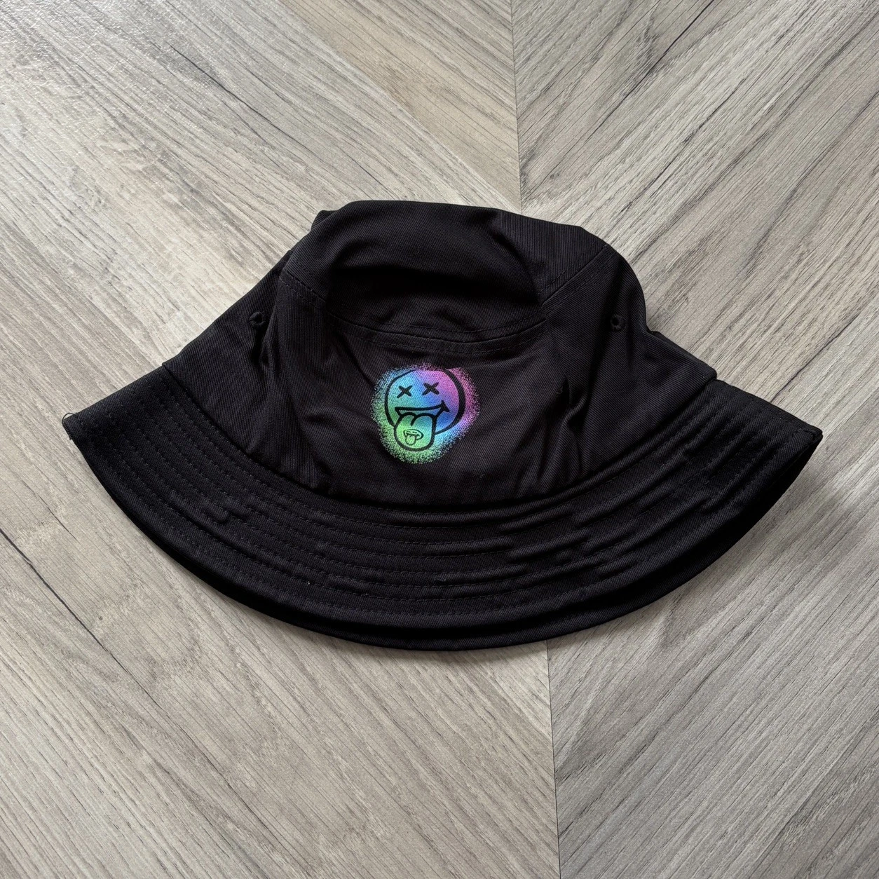 Louis Tomlinson Smiley tour Bucket Hat Cap Black NEW
