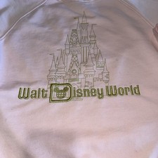 Walt Disney World Woman  s Pale Pink Cinderella Castle w/Gold Sweatshirt Small A8