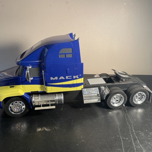 MACK Full Function Radio Control RC Truck Bulldog Tough Planet Toyz BIG BOY! - Afbeelding 7 van 14