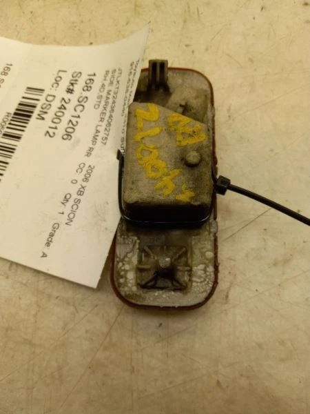 SCION XB 2006 lado del pasajero parachoques trasero montado marcador lateral  Foto 3 de 4