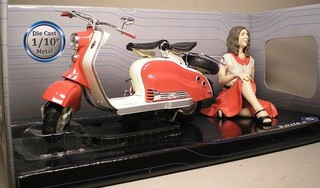 Lambretta LD125 Pin Up Roller 1:10 Modell von Solido