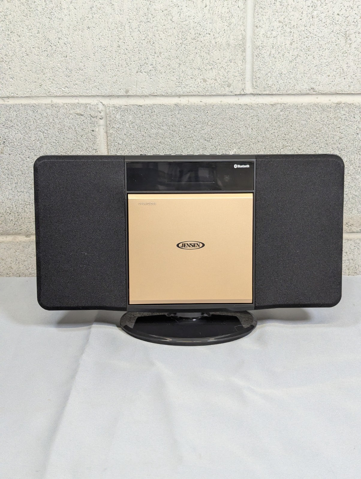 Jensen JBS-300CB Black AM/FM Stereo Wall Mountable Bluetooth