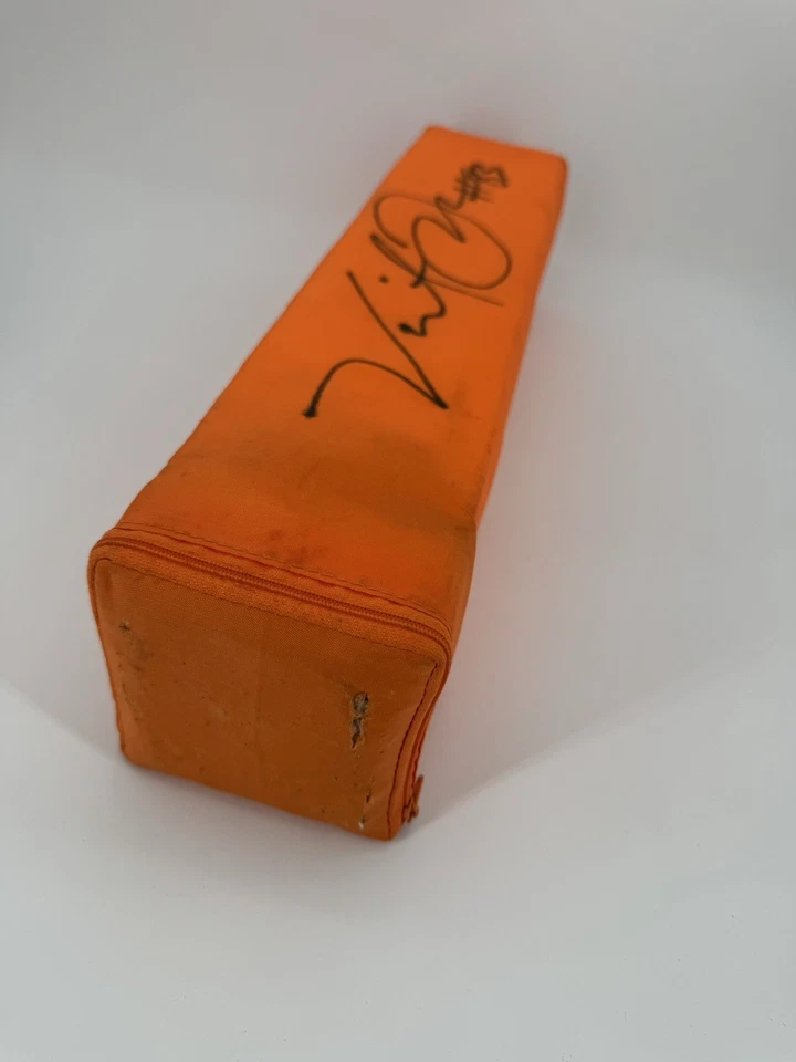 Pilón de fútbol americano firmado por Vincent Jackson #83 autógrafo automático Tampa Bay Buccaneers Foto 3 de 3