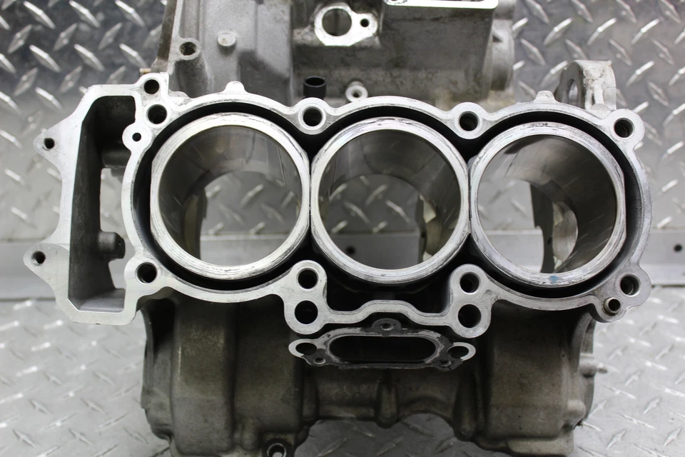 Triumph Daytona 675 2007 motor cárter cárter cárter bloque Foto 2 de 4