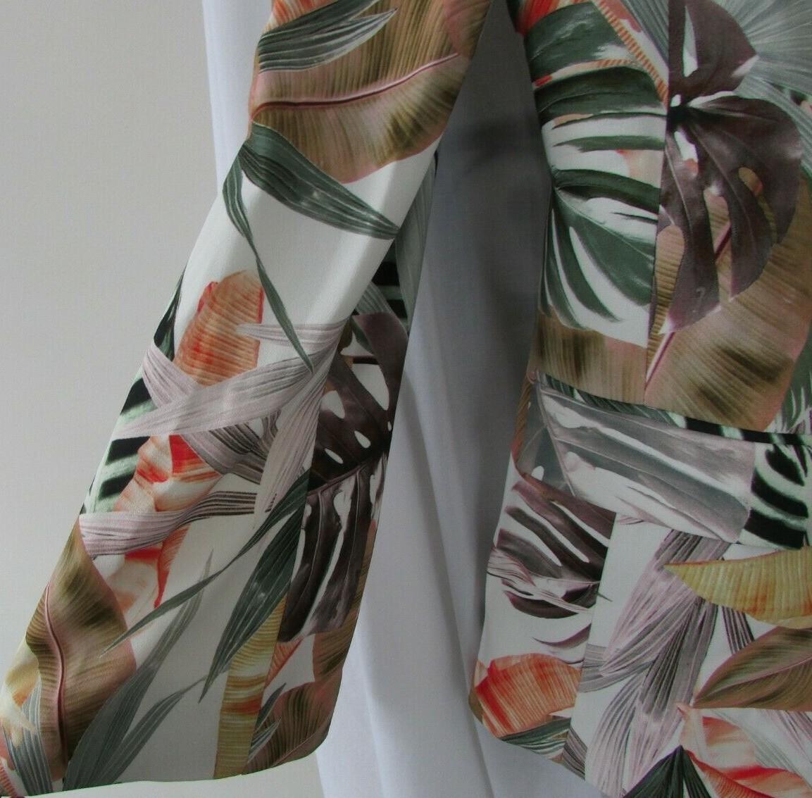 Marciano by Guess tailored jacket with bell sleeves size 40 UK 10 BNWT RRP £200+ image 5