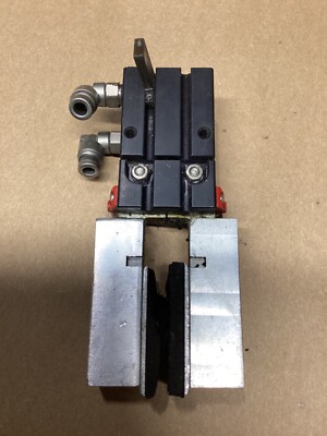Gimatic GS-16 Parallel Gripper Max 8bar 116psi #113L51