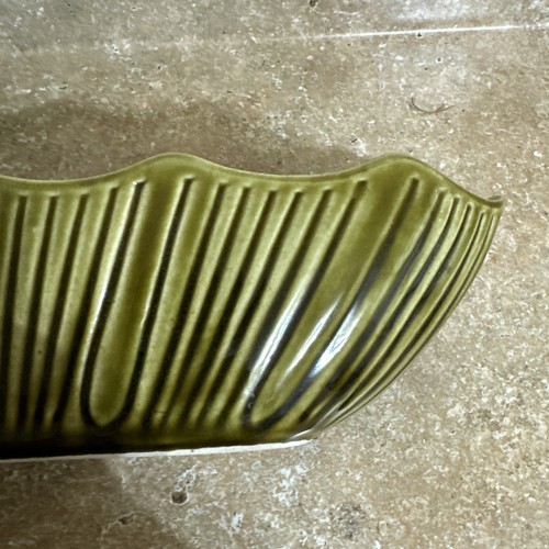 Vintage McCoy 629 Glossy Avocado Ribbed Planter Scalloped Edge MCM USA 14x3.25” - Picture 8 of 9