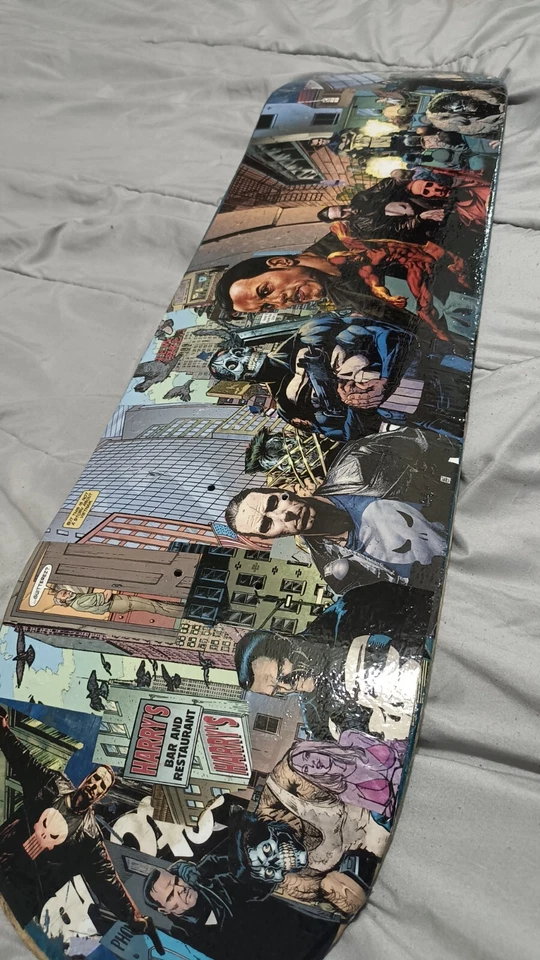 Calcomanía personalizada de arte de pared de cómic Collage Punisher monopatín  Foto 2 de 4