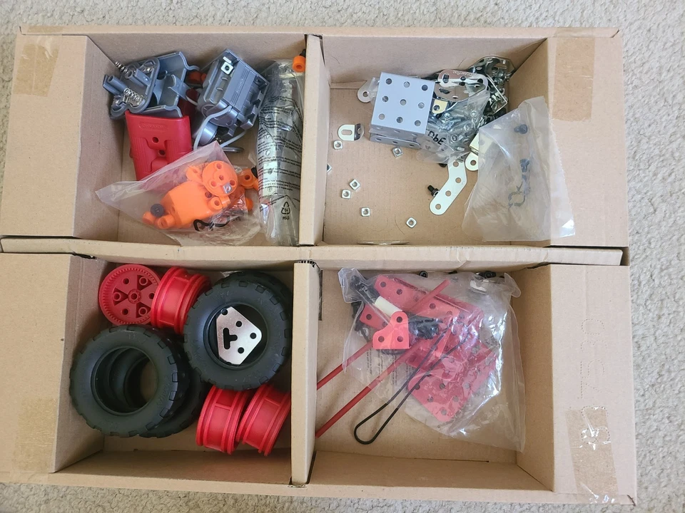 Vintage Erector Multimodels Set #7530 Meccano 2010 Helicopter Bike Dune Buggy - Image 3 of 4