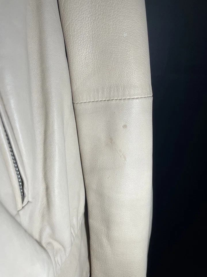 Jaqueta Joie Feminina Grande 100% Couro de Cordeiro Cor Creme - Imagem 2 de 4