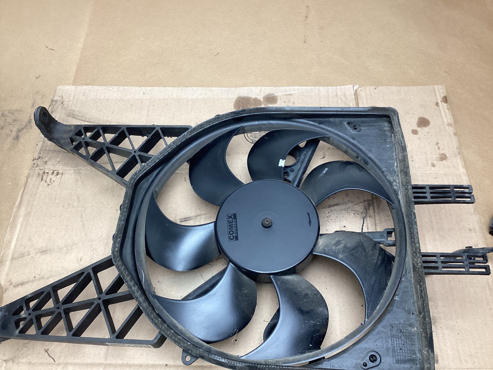 McLaren 650S 2016 Rear Left Engine Motor Radiator Fan Shroud Assembly 15 -17 :Y