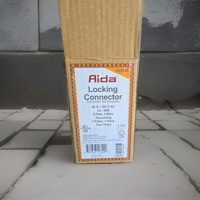 ELEGRP 20 Amp 125-Volt NEMA L5-20R Locking Connector, Industrial Grade Grounding
