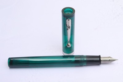 Vintage Sheaffer No Nonsense Füllfederhalter grün transparenter Körper feine ...