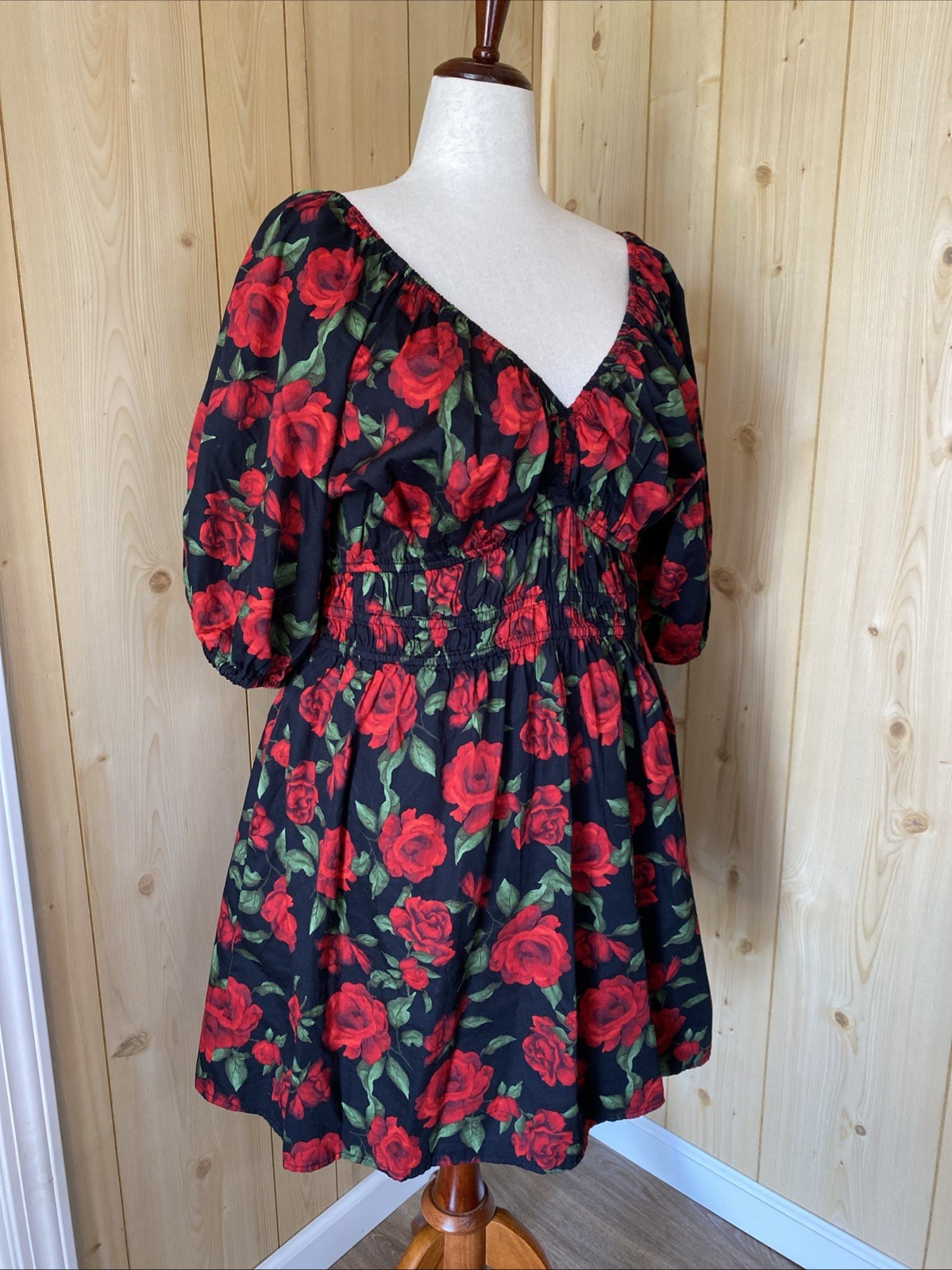 Old Navy Puff Sleeves Smocked Waist Midi Swing Dress. Roses. Romantic. XL