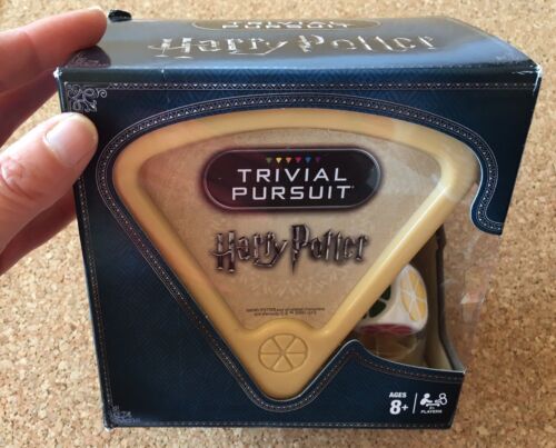 UNUSED TRIVIAL PURSUIT HARRY POTTER BITE SIZE EDITION GAME 600 QUESTIONS TRAVEL  - Picture 1 of 12