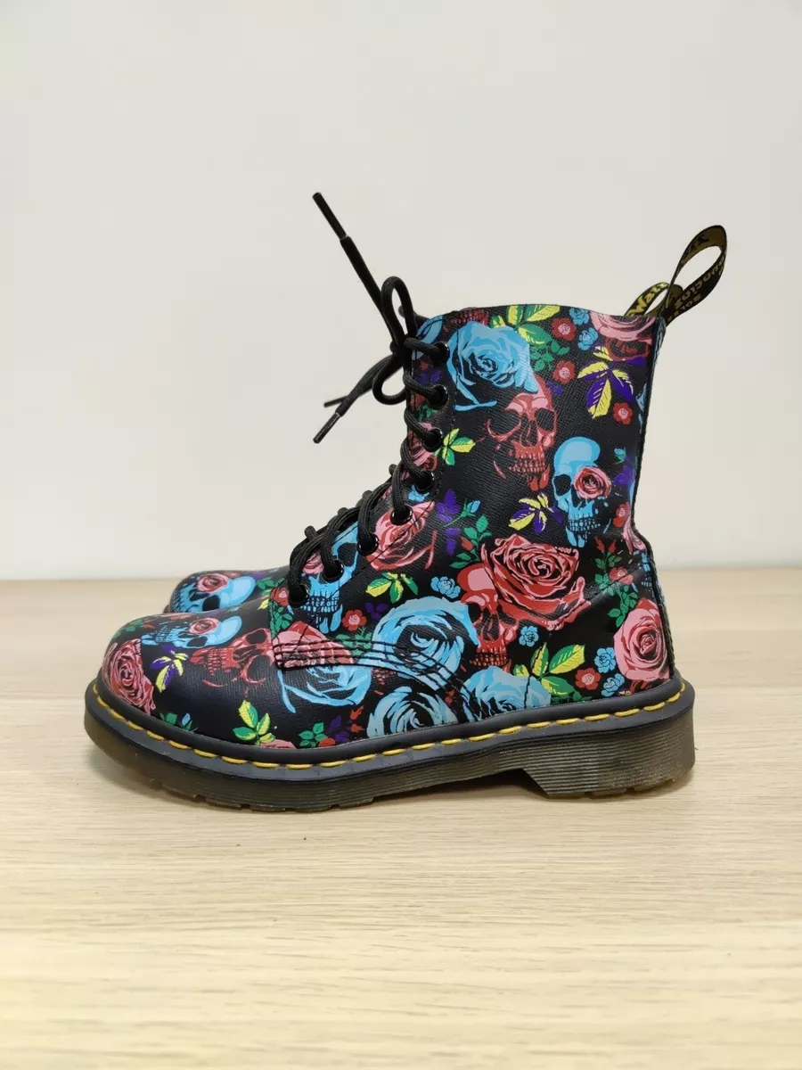Skull and roses shop doc martens