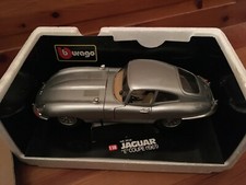 BURAGO 1/18 3018 JAGUAR E COUPE 1961