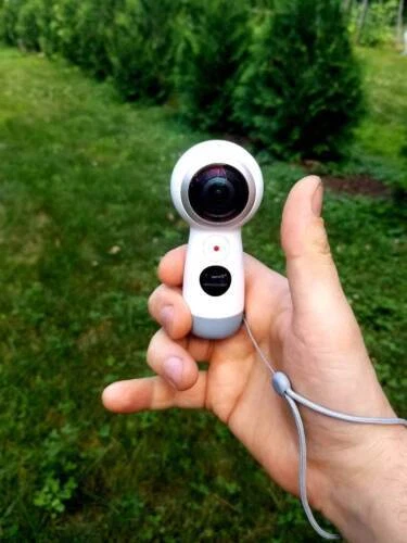 Samsung Gear 360 袖珍摄像机