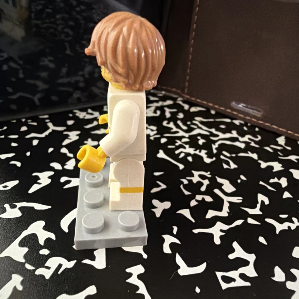 LEGO Serie 4 Minifiguras Coleccionables 8804 - Jugador de Fútbol Foto 3 de 3