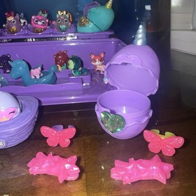 Hatchimals CollEGGtibles Purple Playset Carry Case Lot with Figures