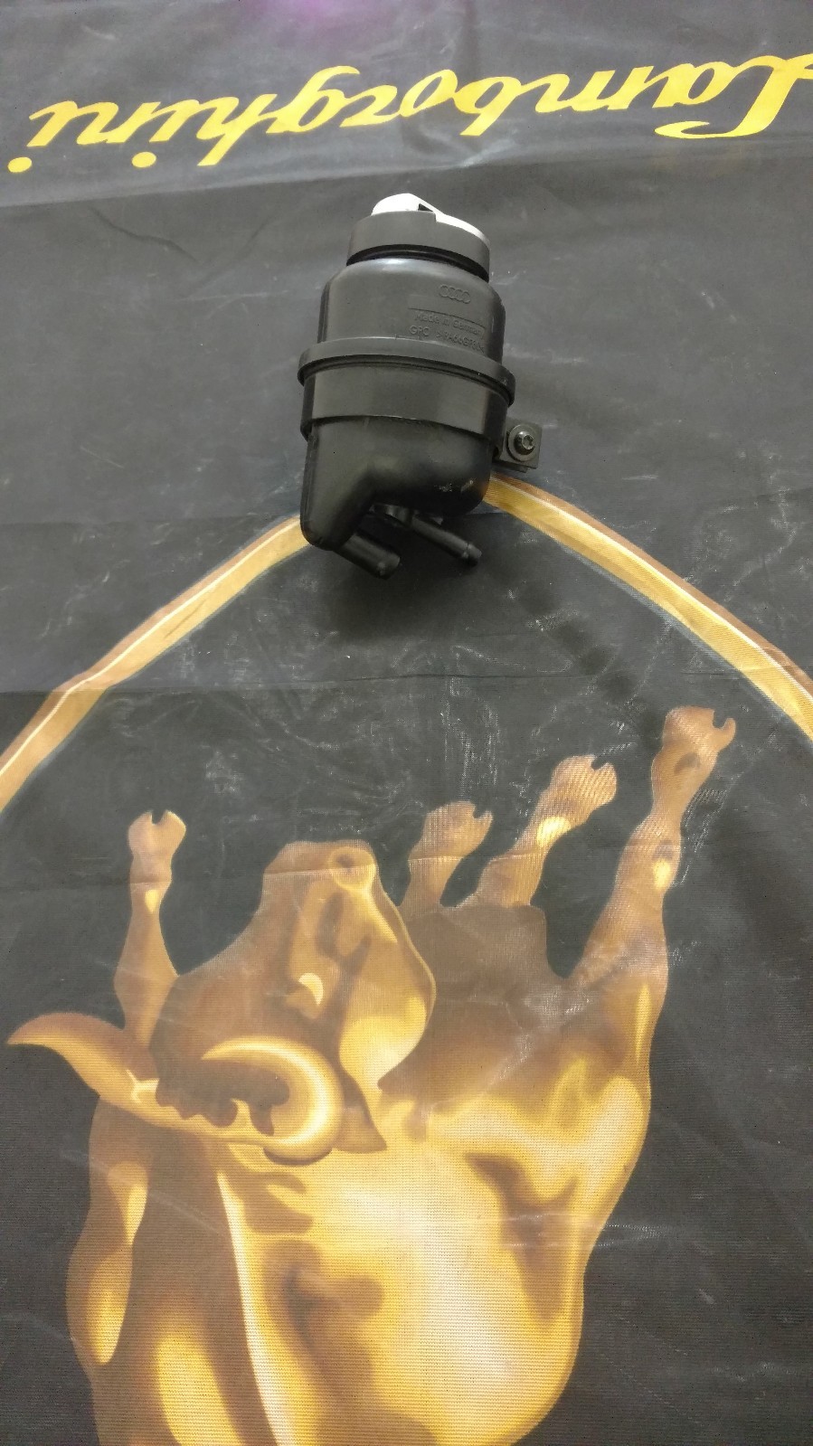 LAMBORGHINI GALLARDO AVENTADOR OIL RESERVOIR  OIL TANK W/ BRACKET OEM 420422371A