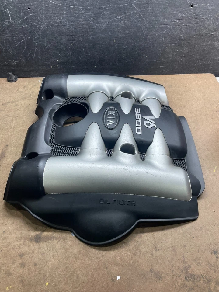 Крышка двигателя 3,8 л 2006–2008 Kia Sedona V6 M5310 л. с. - Изображение 3 из 4